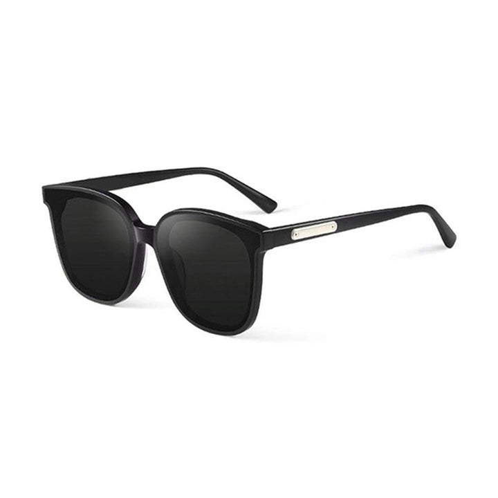 Ladies Oversized Sunglasses with Trendy and Classic Design Bowlift