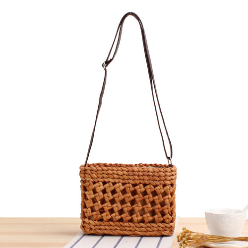 Handcrafted straw (shoulder bag) Bowlift