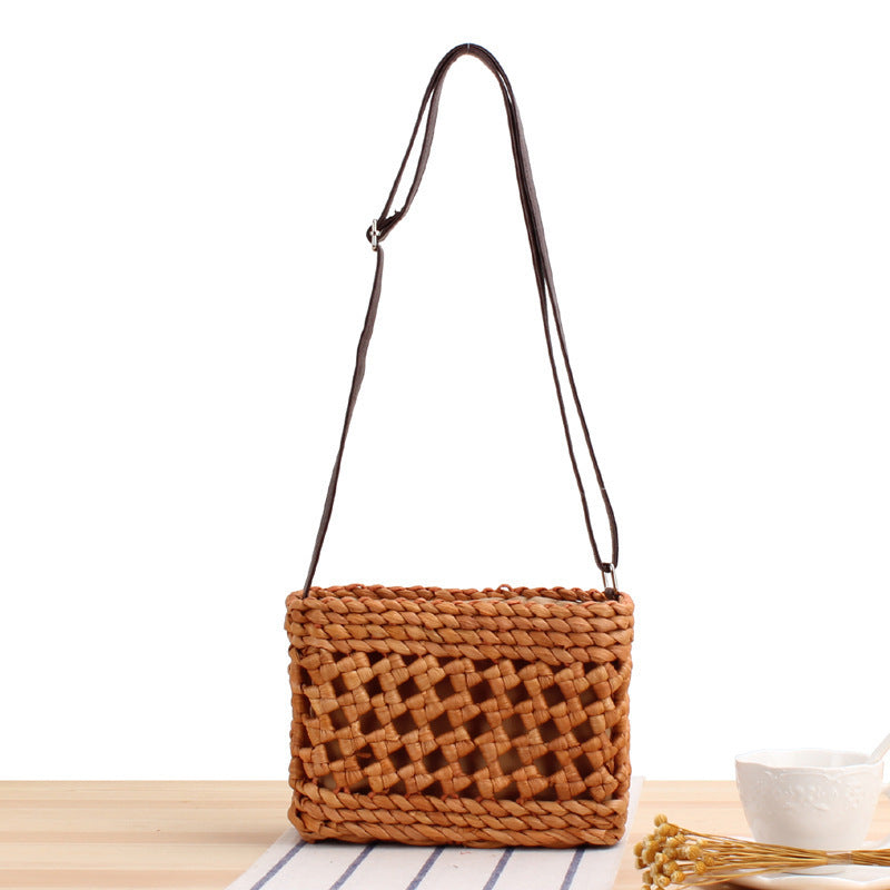 Shoulder bag with Woven Design and Sturdy Shoulder Strap Bowlift