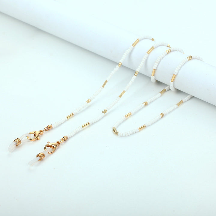 Chains-Necklace Made of Fine Pearls and Golden Accents Bowlift