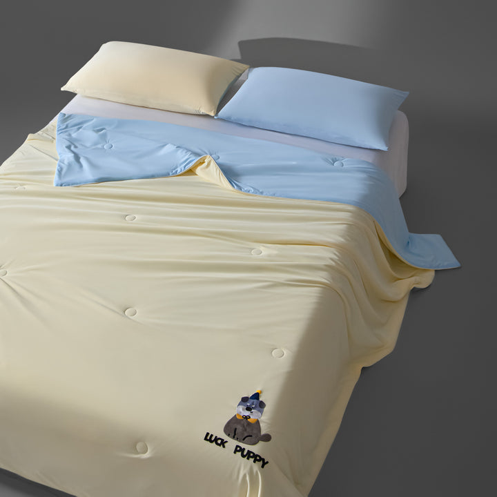 Ladies cozy microfiber blanket with cheerful pattern Bowlift