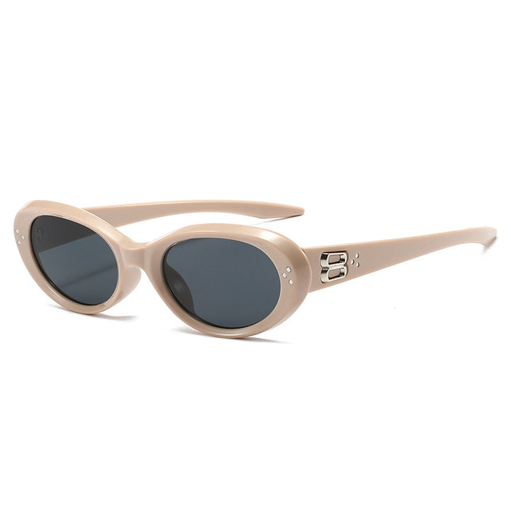 Vintage-Inspired Oval Frame Sunglasses