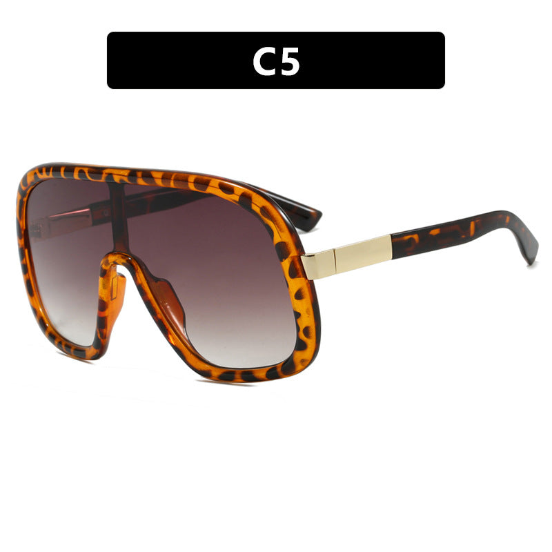 Women's oversized sunglasses in elegant retro design Bowlift