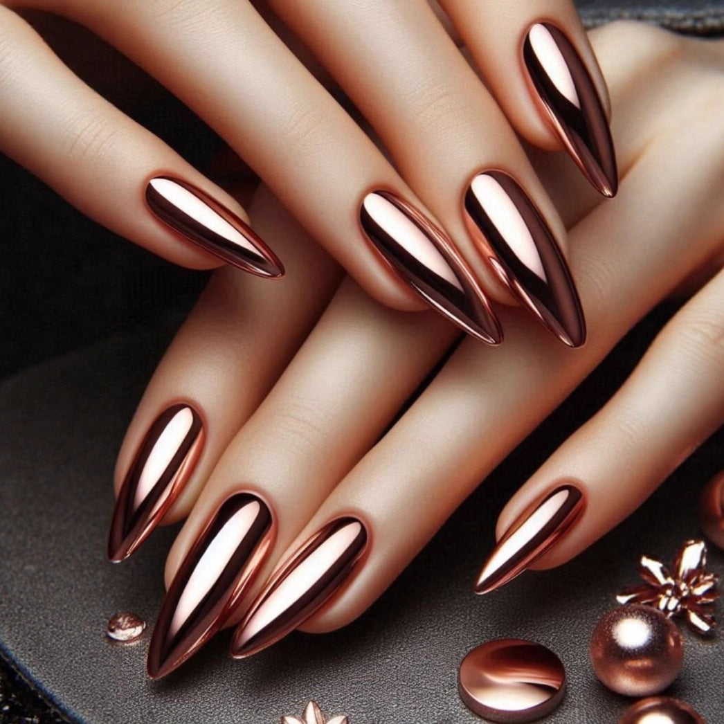 Artificial Nails in Shiny Stiletto Design Bowlift
