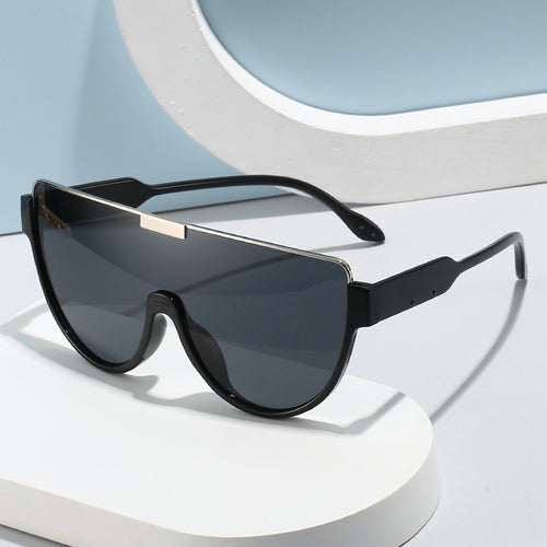 Women Fashion Sports Sunglasses in Futuristic Design Bowlift