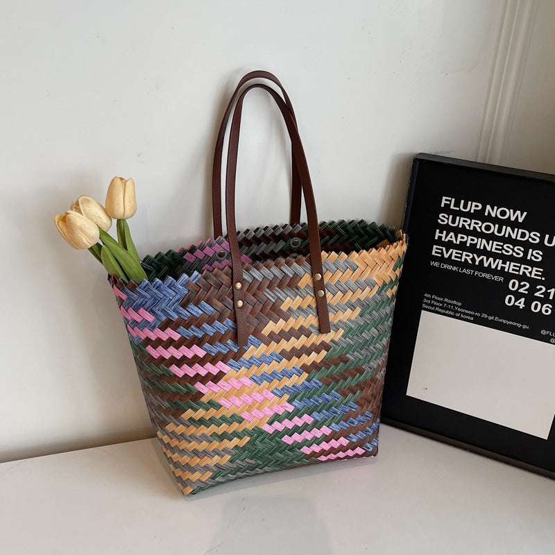 Striking Handbag Bowlift