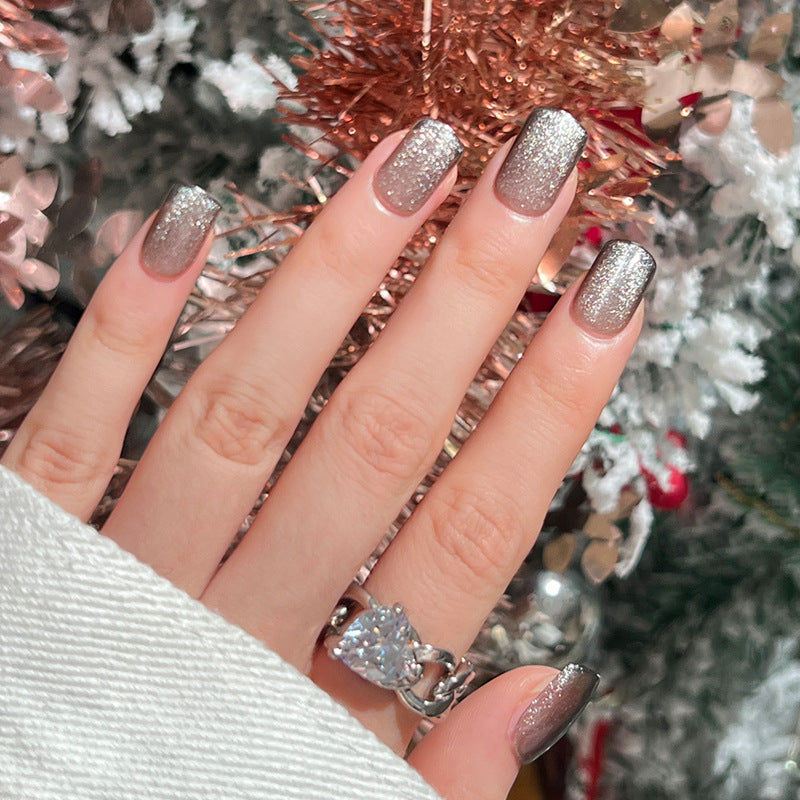 Artful nail extensions with an elegant leaf pattern Bowlift