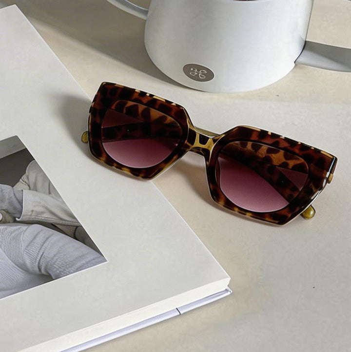Women’s oversized square sunglasses with stylish design Bowlift