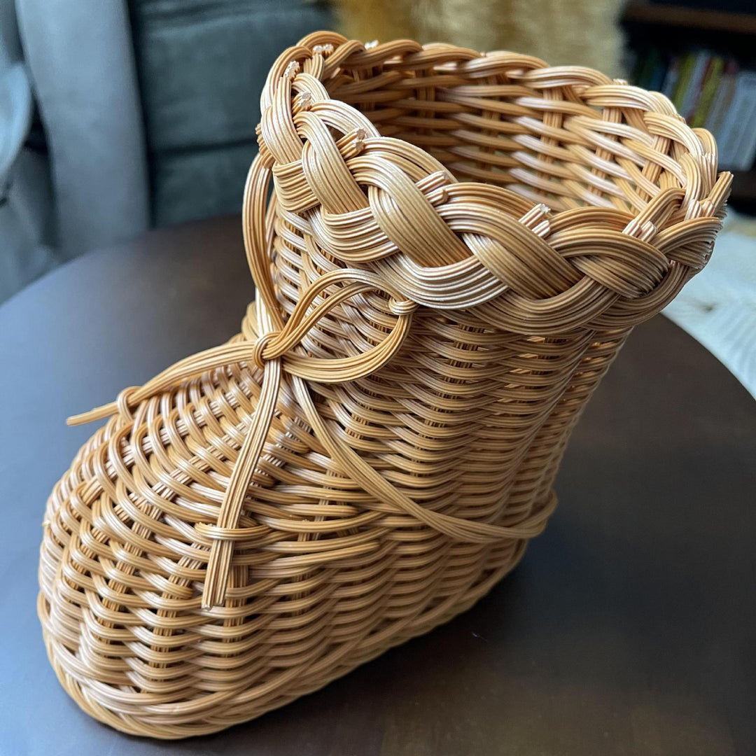 Ladies decorative flower pot in shoe design Bowlift