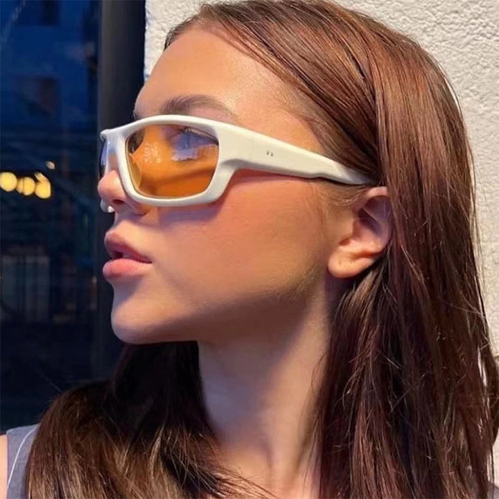 Women's sporty sunglasses with sturdy frame and polarized lenses Bowlift