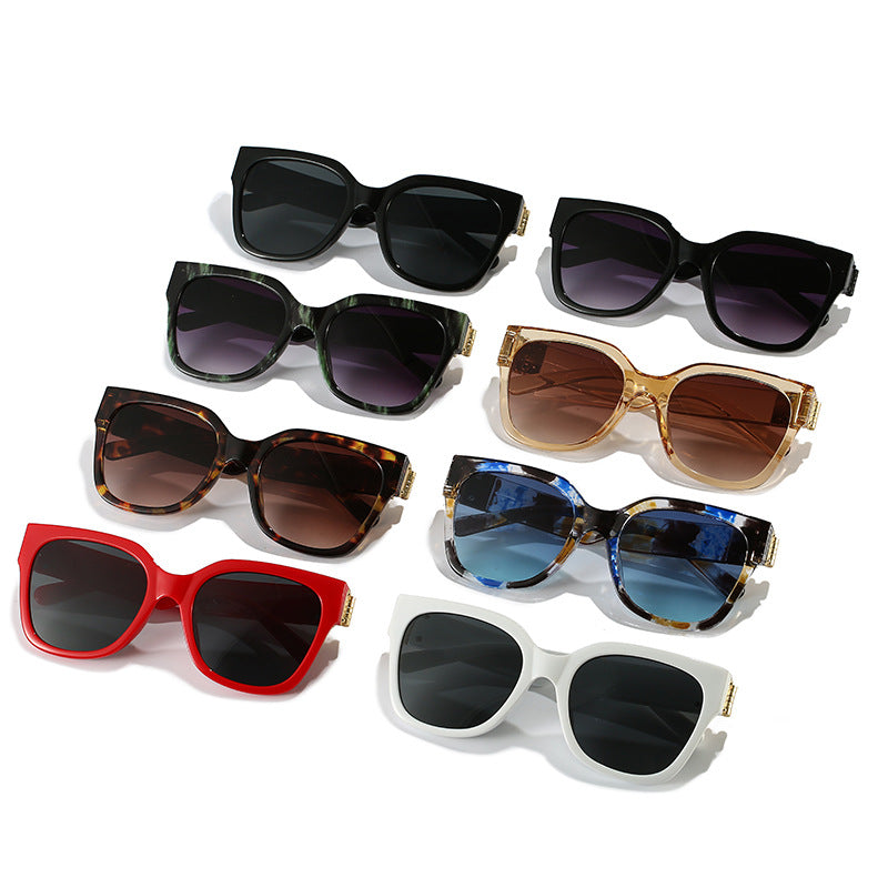 Women's elegant oversized sunglasses with luxurious metal accent Bowlift