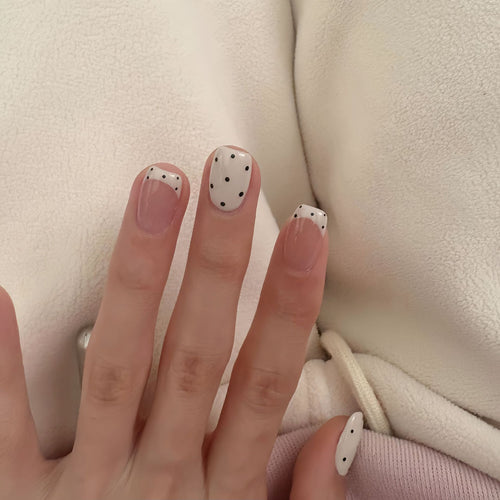 Artificial Nail Tips in Elegant Design Bowlift