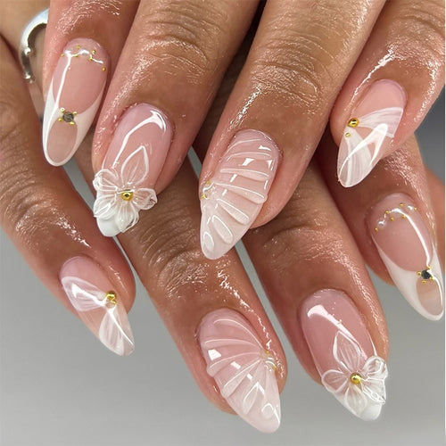 Decorative Nail Art Press-On Set with Floral and Gold Accents Bowlift