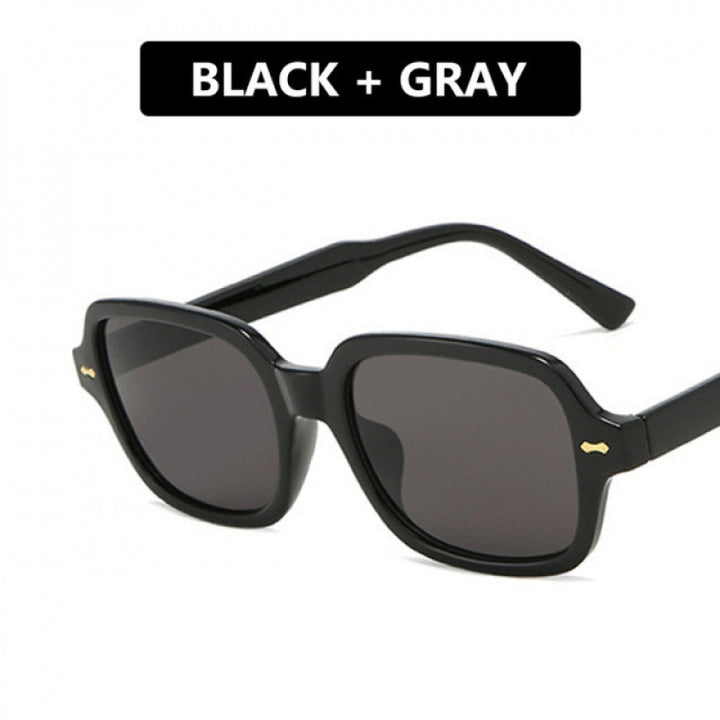 Ladies fashionable sunglasses with angular frame and yellow lenses Bowlift