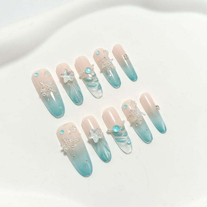 Artificial nails with glittering summer design Bowlift
