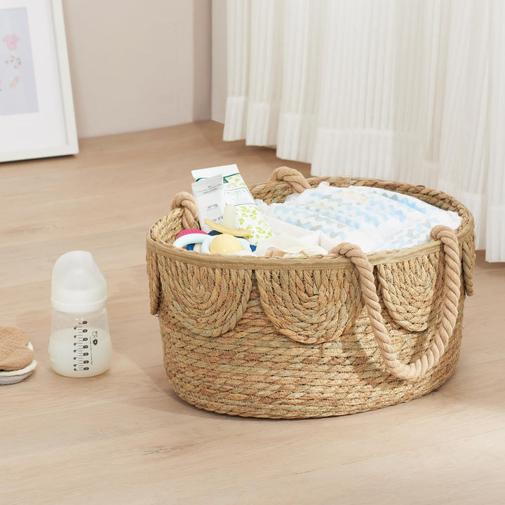 Handwoven decorative basket with ruffles Bowlift