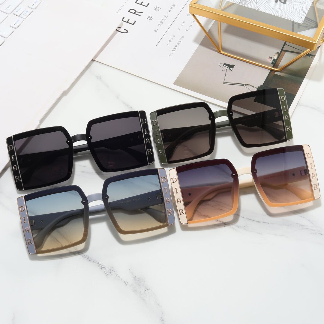 Women's sunglasses in modern square design Bowlift