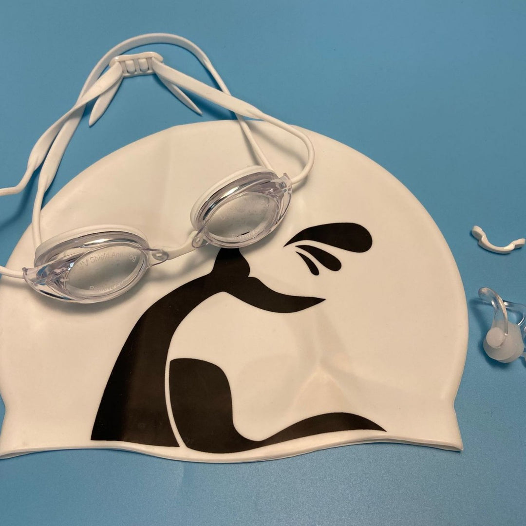 Swimming goggles with adjustable head strap and comfort nose piece Bowlift