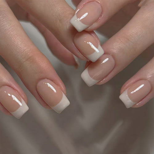Artificial Nails in Elegant French Style Cold Bowlift