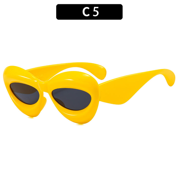 Vintage-Inspired Cat-Eye Sunglasses Classic Appeal