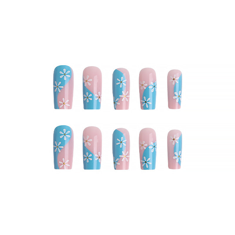 Artificial nails with delicate flower design Bowlift