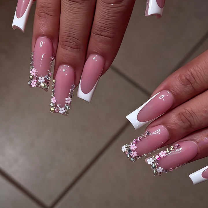 Elegant Floral Accent Press-On Nail Art Set Bowlift