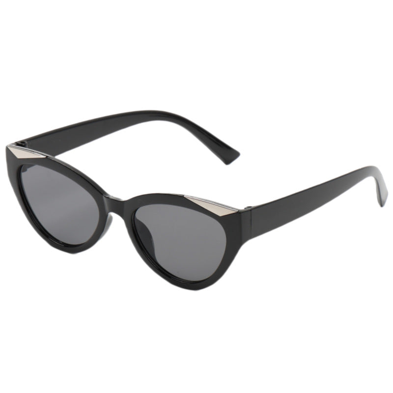 Women's elegant Cat-Eye sunglasses with luxurious details Bowlift