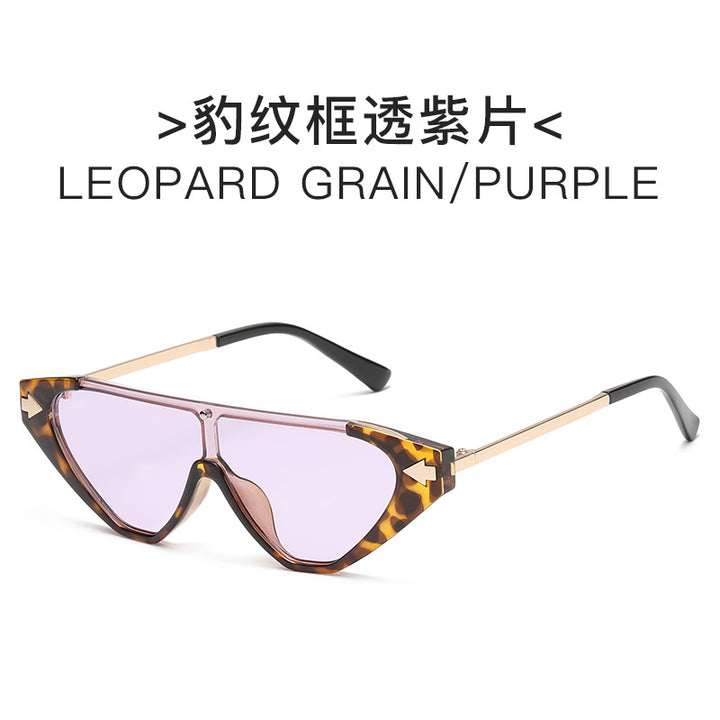 Women futuristic sunglasses with distinctive design Bowlift