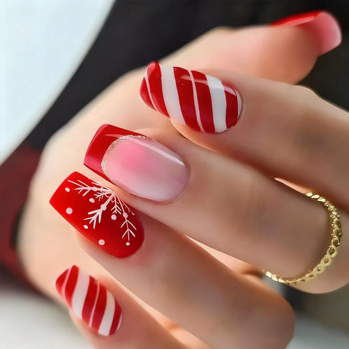 Artificial nails with festive winter design Bowlift