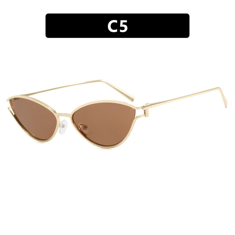 Ladies Cat-Eye Sunglasses in Elegant Gold Frame Bowlift