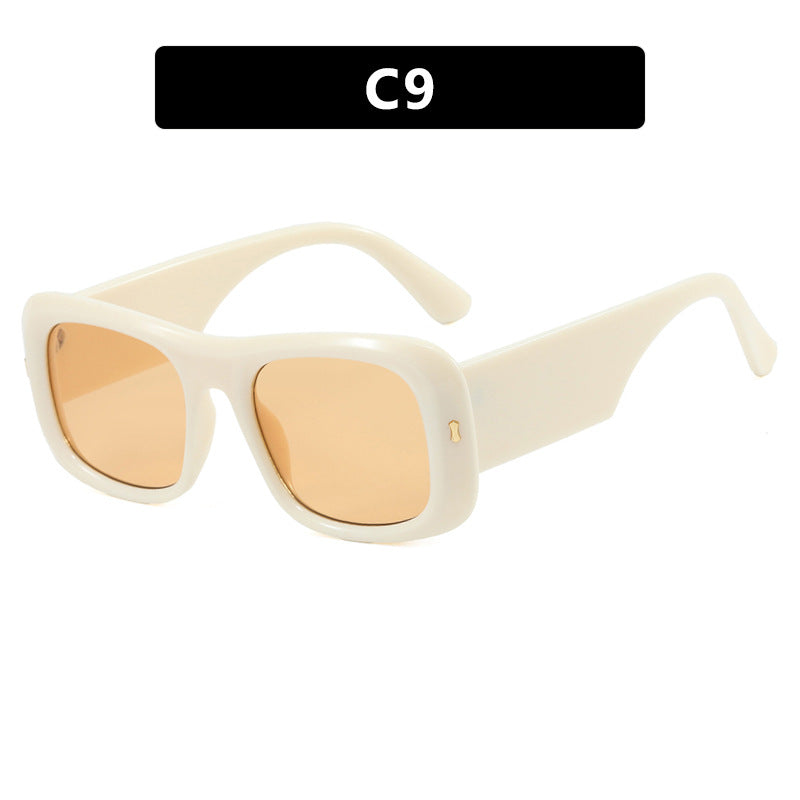 Women's square sunglasses with reflective protective lenses and modern frame construction Bowlift