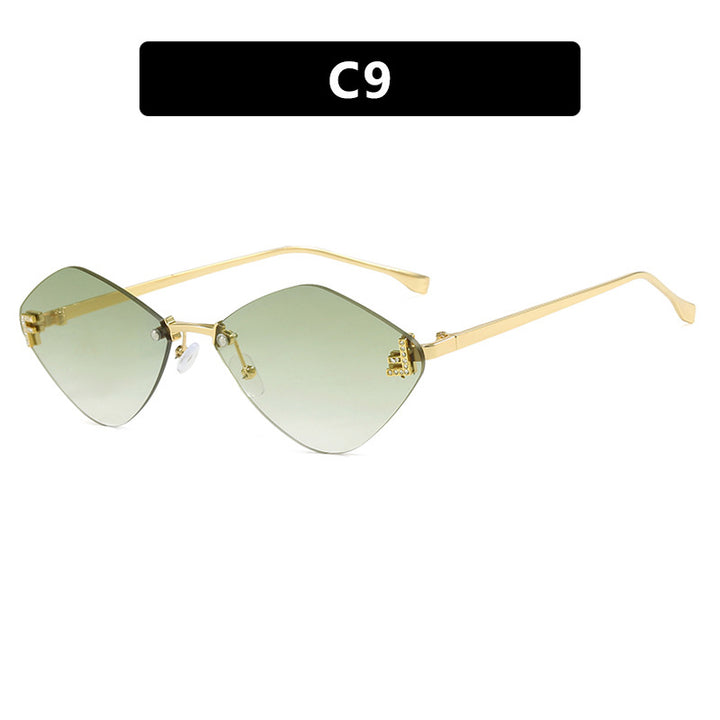 Women's geometric sunglasses in an extravagant design with gradient lenses Bowlift