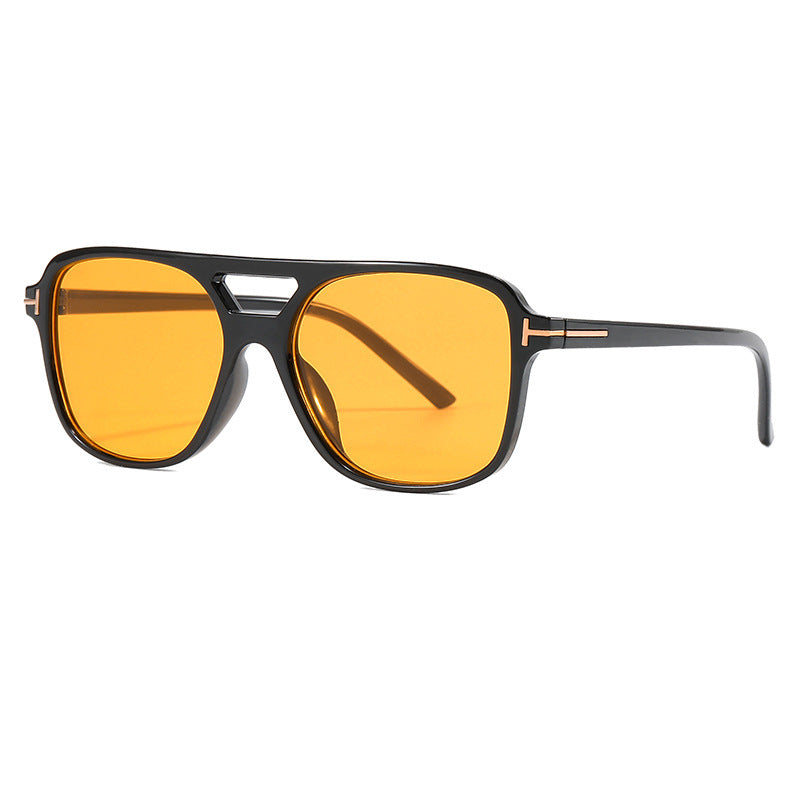 Ladies' striking sunglasses with outstanding shape Bowlift