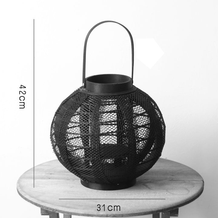Elegant metal lantern with net design Bowlift