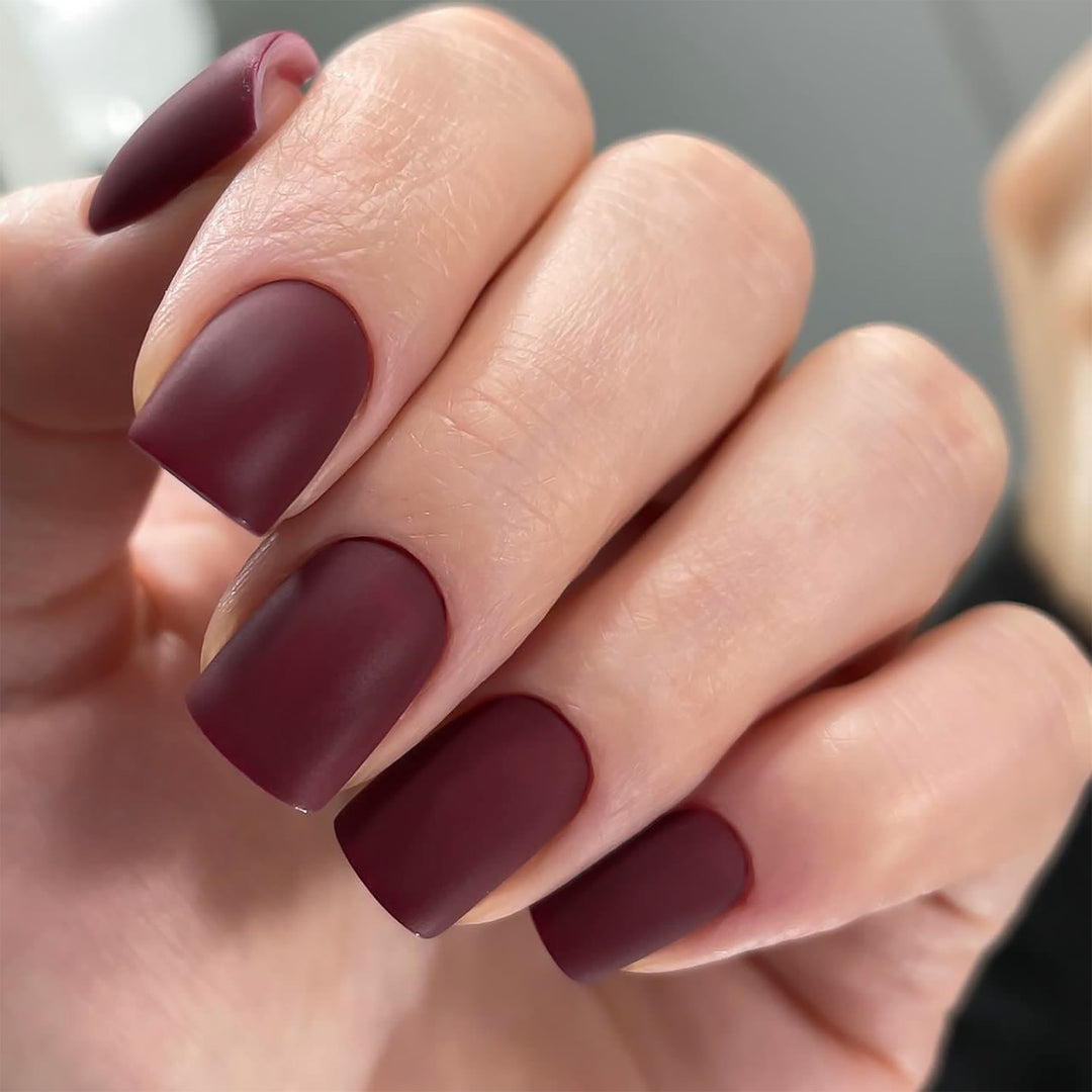 Matt lacquered nail art Bowlift