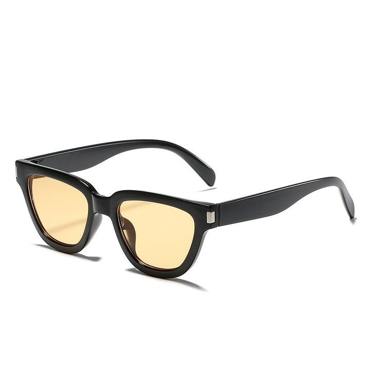 Fashionable Cat-Eye Sunglasses Bowlift