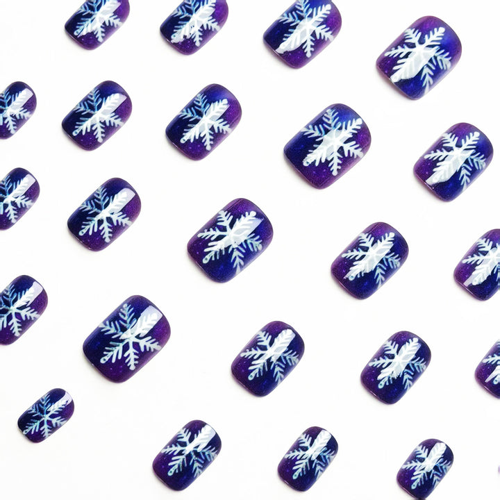 Winter-Theme Frosted Nail Art Bowlift