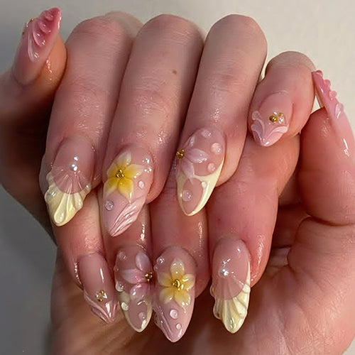 Creative nail art set with delicate flower and decorative elements Bowlift
