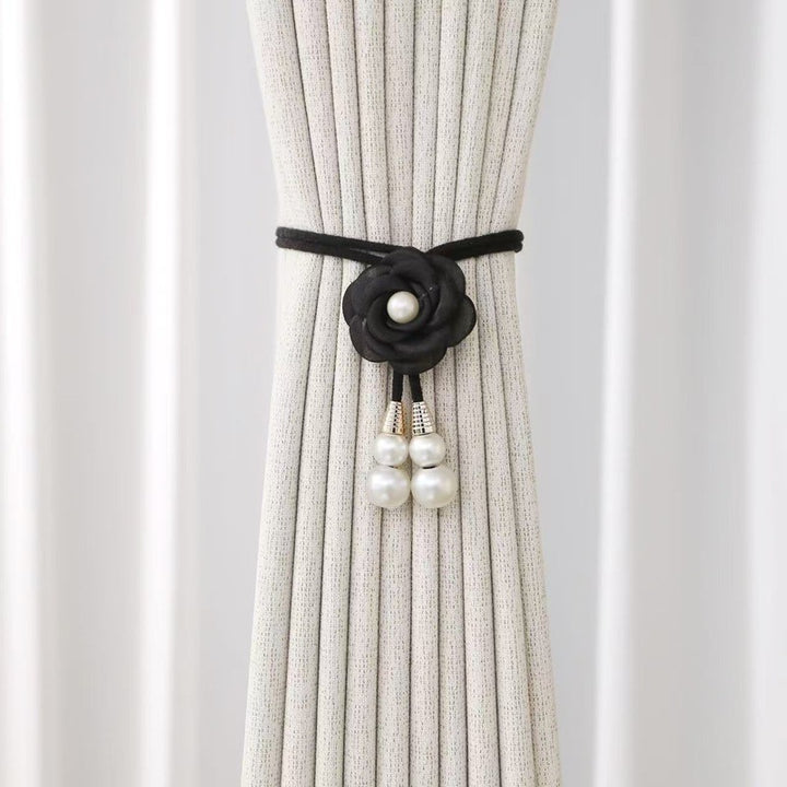 Decorative curtain holder Bowlift