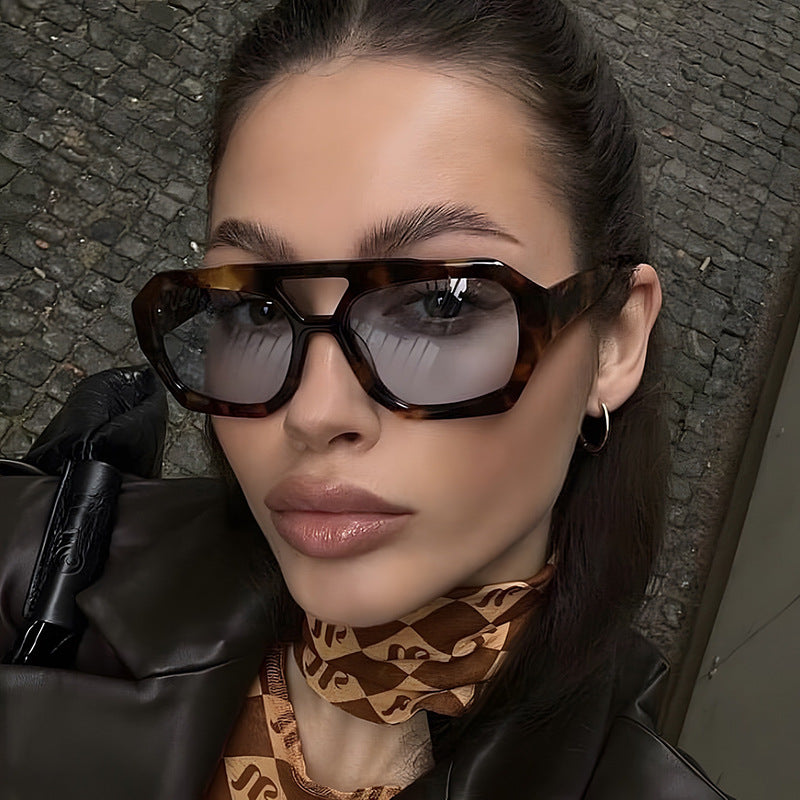 Women's geometric sunglasses made of durable plastic with polarized lenses Bowlift