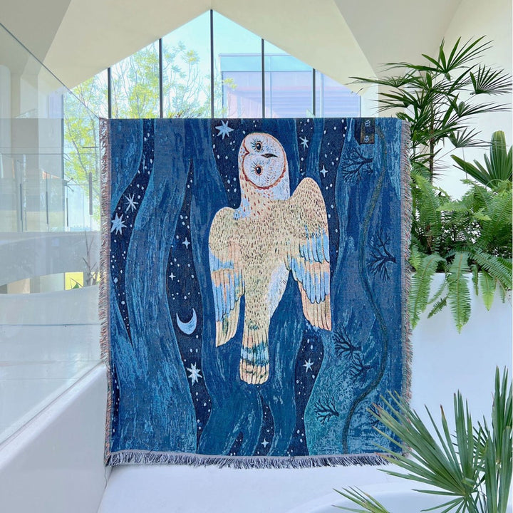 Artistic Owl-Themed Throw Blanket