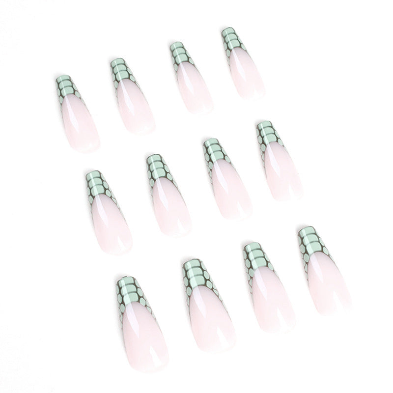 Artful gel nails with elegant snake pattern and high gloss Bowlift
