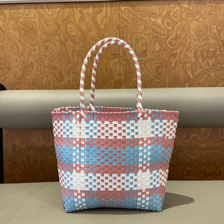 Handwoven leisure bag in modern design Bowlift