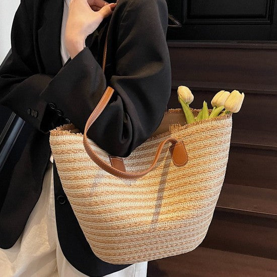 Beach bag with unique woven design Bowlift