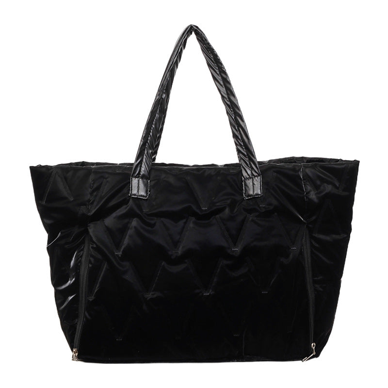 Practical Travel Bag With Structured Outer Material Bowlift