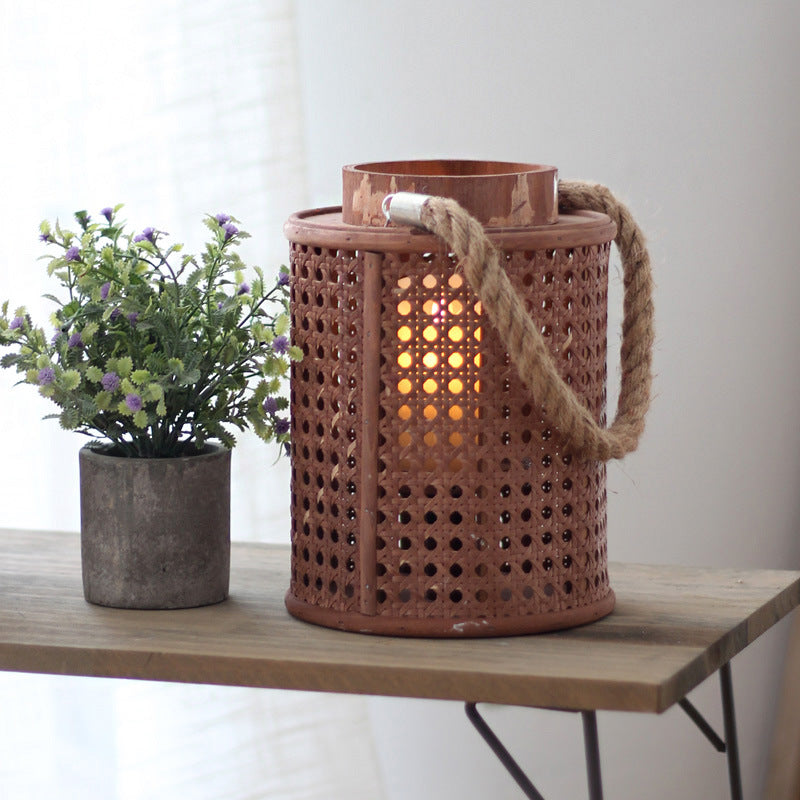 Decorative lantern holder made of natural material Bowlift