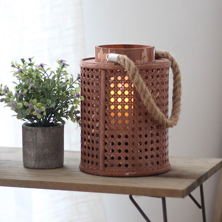 Decorative lantern holder made of natural material Bowlift