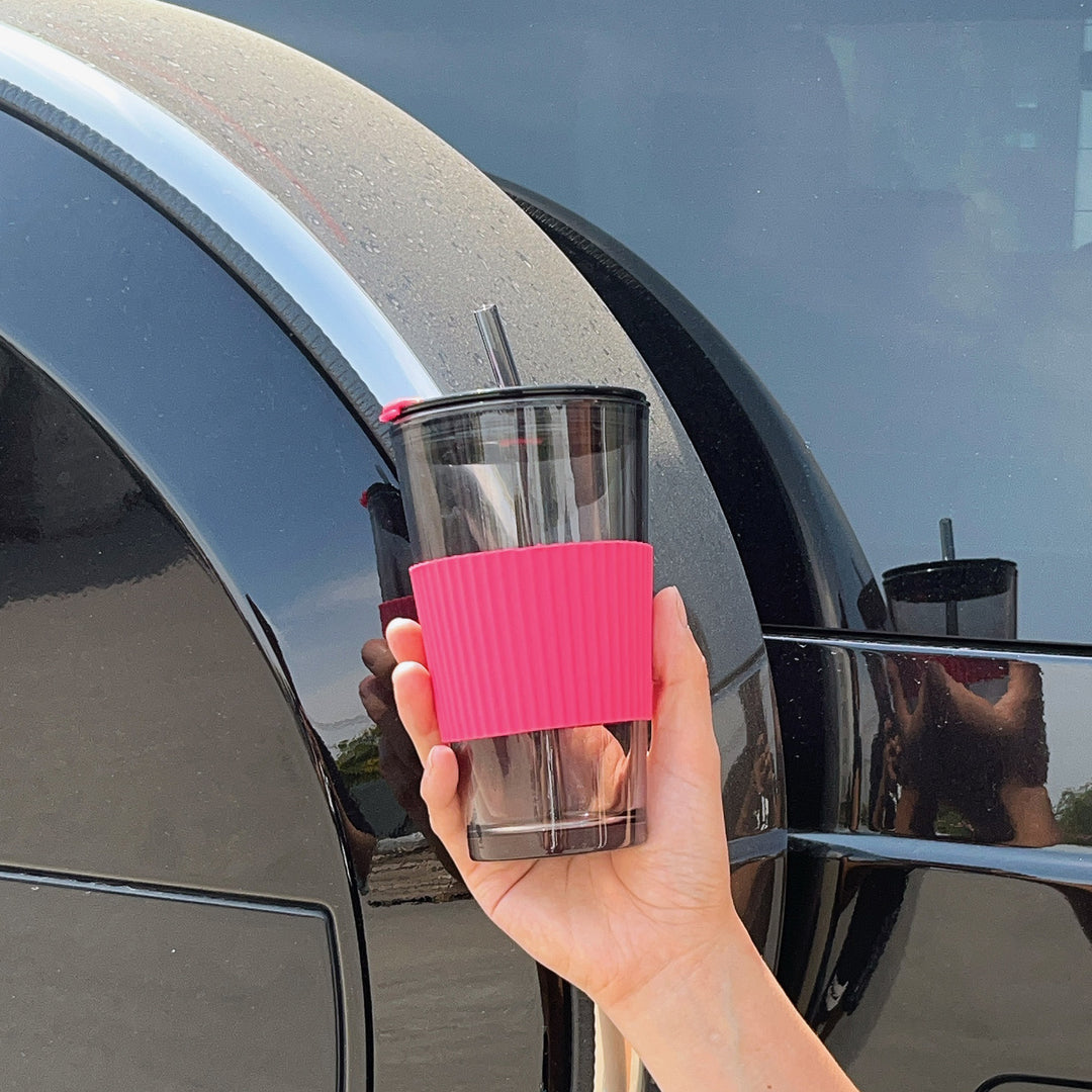 Women's versatile drinking cup with non-slip silicone cover and straw Bowlift