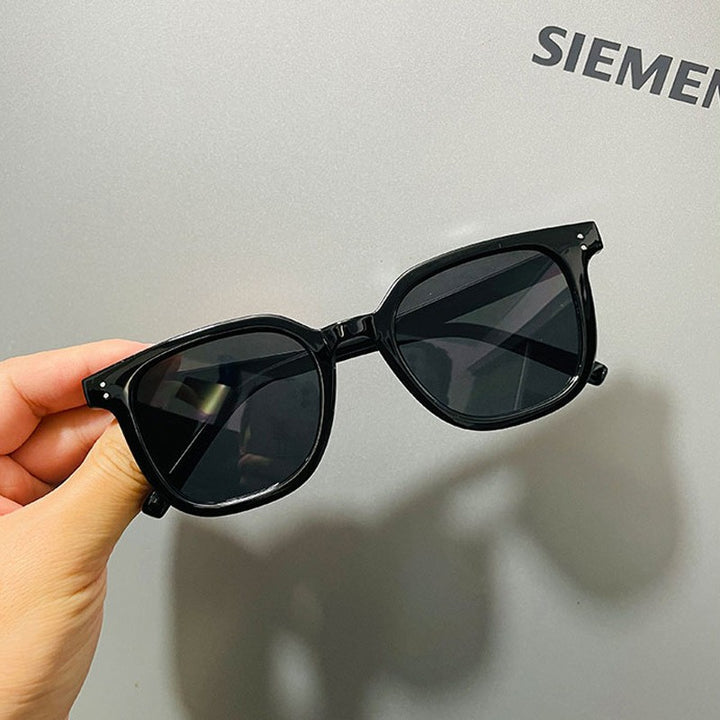 Women Cat-Eye Sunglasses with Modern Frame and UV Protection Bowlift