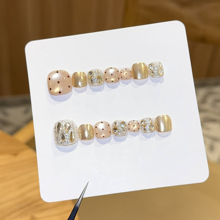 Glittering Nail Tips Bowlift